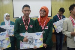 Prodi D3 RMIK Juara 2 Medical Record Coding Competition (MR.CC) Campuran 2015. Universitas Gajah Mada  