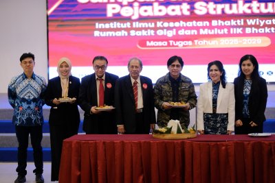 Pelantikan Pejabat Struktural IIK Bhakta Periode 2025–2029: Komitmen Baru Menuju Institusi Unggul dan Berdaya Saing Global