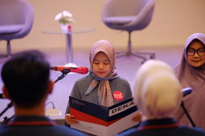 Angkat Janji Mahasiswa D3 Rekam Medis dan Informasi Kesehatan IIK Bhakta: Menyongsong Profesionalisme di Era Digital