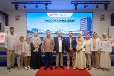 Pharmacy Toward Wellness, Innovation, Sustainability, and Empowerment: Seminar Pakar Bersama Prof. Dr. apt. Satibi, M.Si. di IIK Bhakta